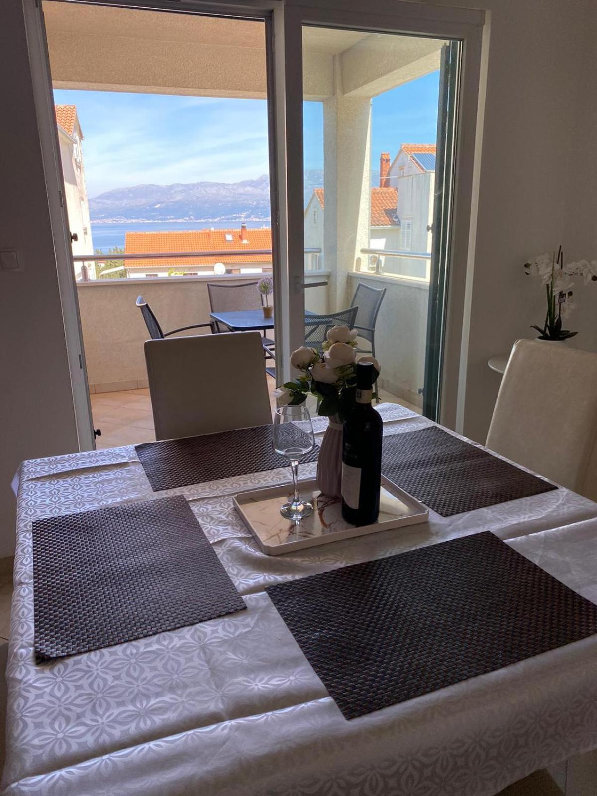 Apartman Emil Supetar Exterior photo